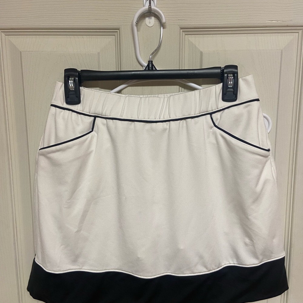 White and Black Women's Athletic Skirt